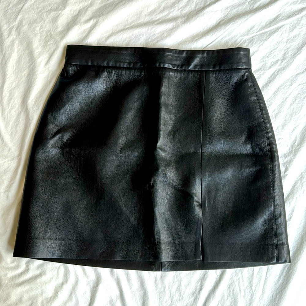ARITZIA LEATHER MINI SKIRT
